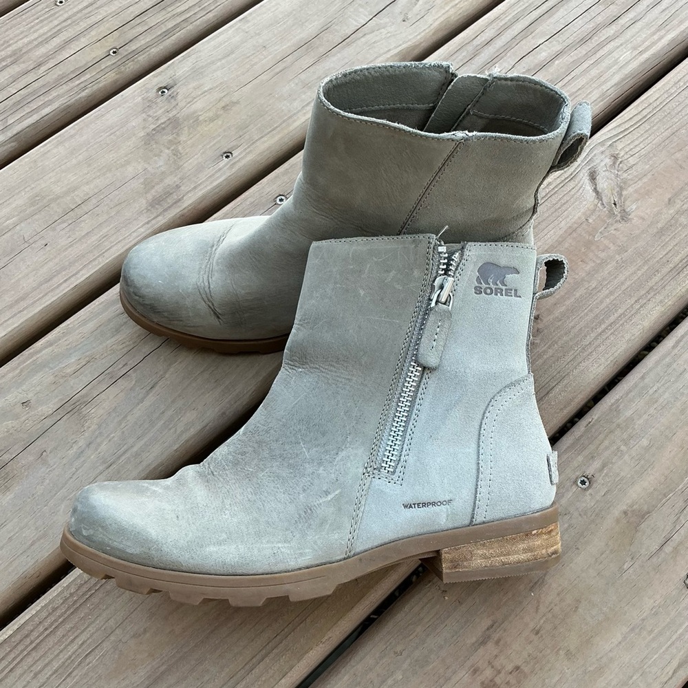 Sorel Women's Waterproof Boots 🌟